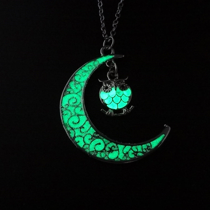 Glowing Pendant Necklace | Silver-Plated Chain with Luminescent Crystal for Women