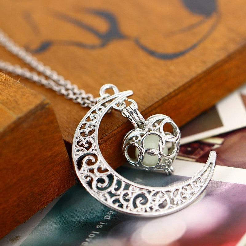 Glowing Pendant Necklace | Silver-Plated Chain with Luminescent Crystal for Women